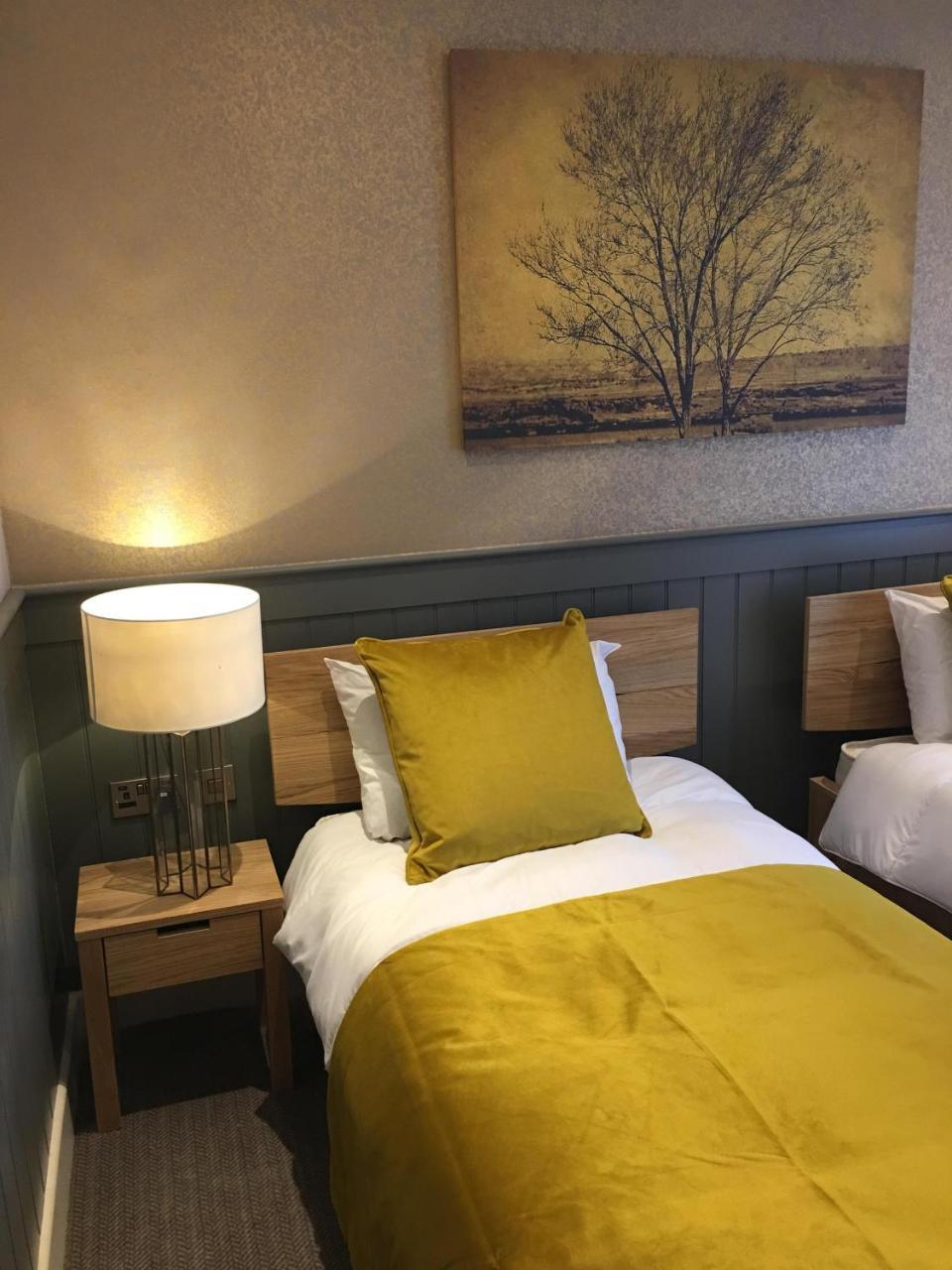 The Tower Arms Hotel Iver Zewnętrze zdjęcie